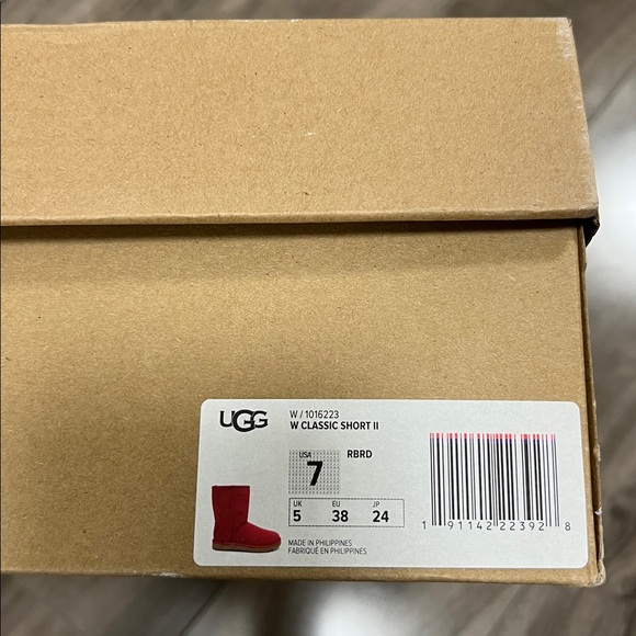 🔥🔥UGG Classic II genuine shearling lined short boot - Picture 9 of 16